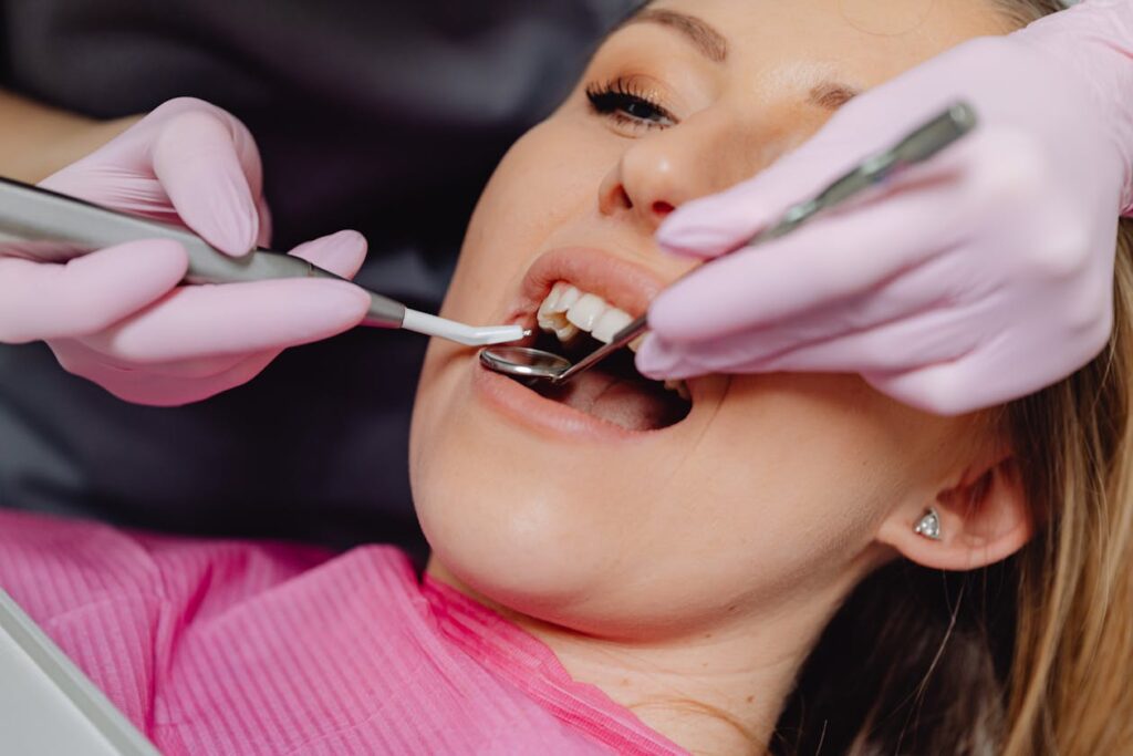 puente dental vs implante — consulta en Ultra Smile Dental Spa Miami
